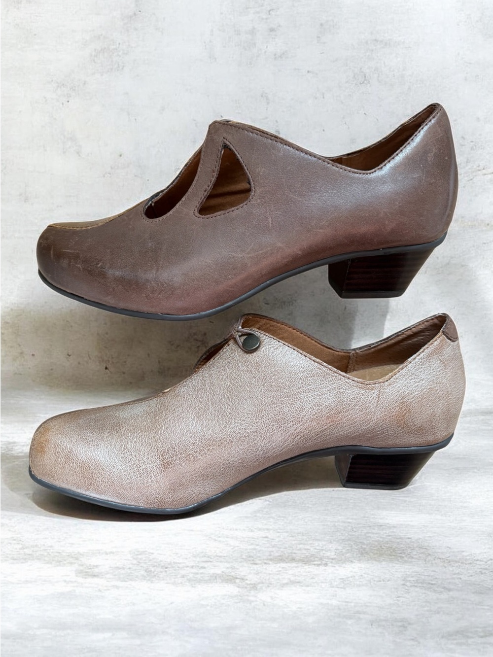 NWOT Aetrex Taupe Leather Low Heel Mary Jane’s Size 7 Artsy and Unique - Picture 7 of 11